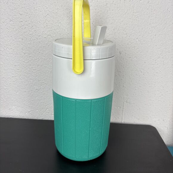 Vintage Coleman‎ Green/ Yellow Polylite 5590 1/2 Gallon Water Jug Cooler Octopus - Picture 6 of 14
